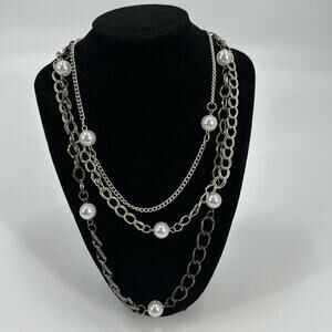 Multi layered faux peal chunky chain necklace